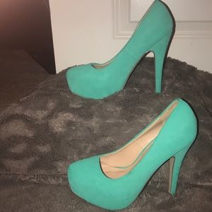 Turquoise Round-Toe Heels